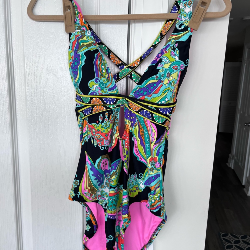Trina Turk Size 6 one piece swimsuit.